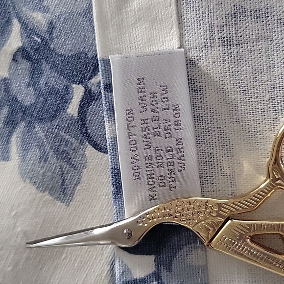 NWT Le Telerie Toscane Blue Grapes Tablecloth Italy 100% Cotton 70"x 70" - Picture 6 of 6